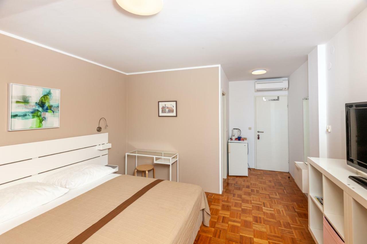 Apartments And Rooms Mofardin Rovinj Kültér fotó